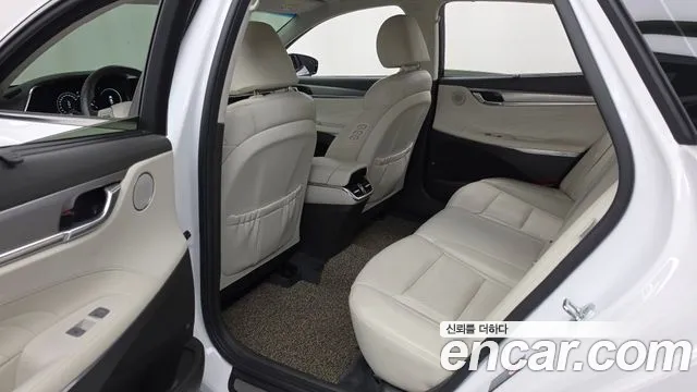 Hyundai Grandeur — Фото автомобиля 12