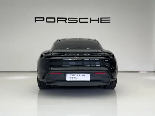 Porsche Taycan — Фото автомобиля 6