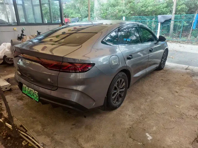 BYD Qin L — Фото автомобиля 10