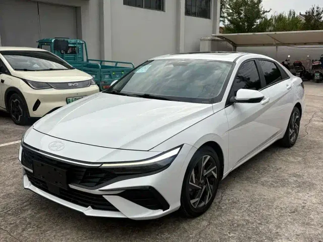 Фотография автомобиля — Hyundai Elantra