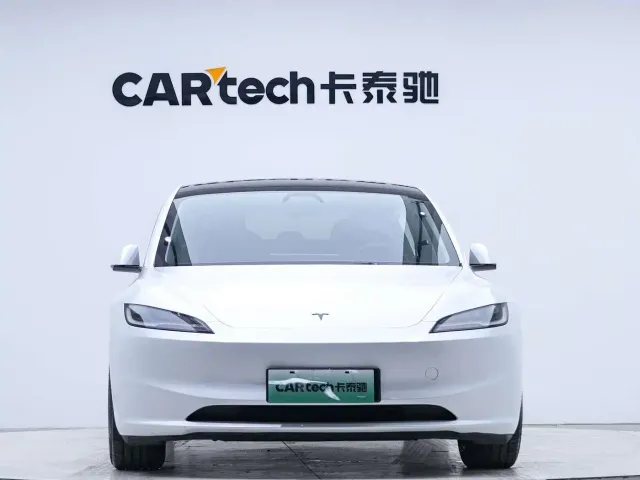 Tesla Model 3 — Фото автомобиля 6