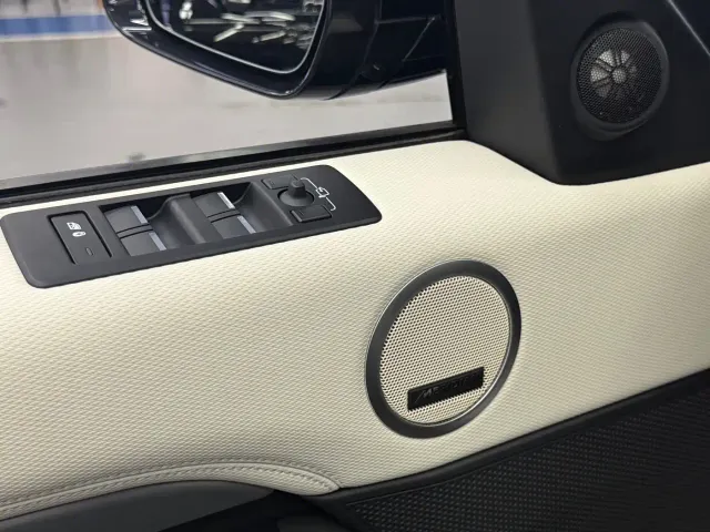 Land Rover Discovery — Фото автомобиля 7