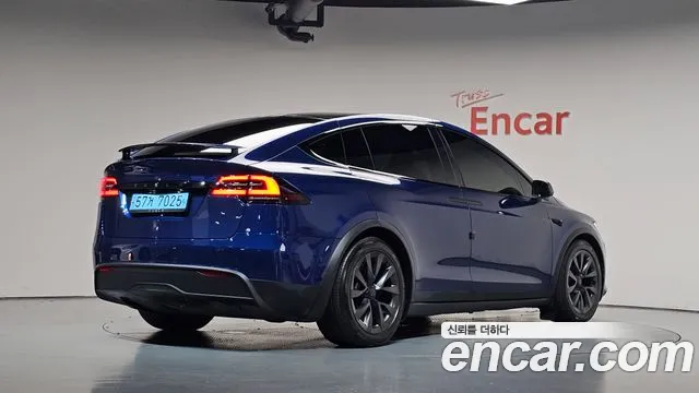 Фотография автомобиля — Tesla Model X