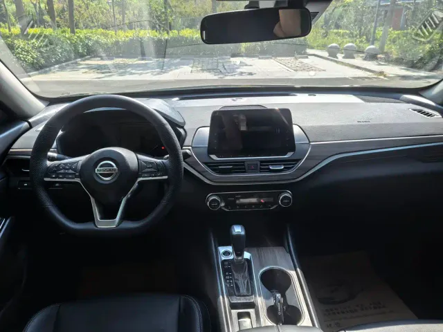 Nissan Teana — Фото автомобиля 4