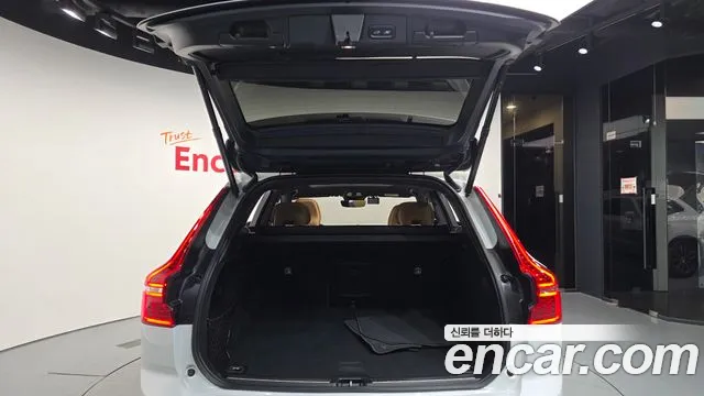 Вольво XC60 — Фото автомобиля 18