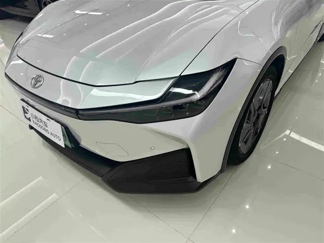 Toyota bZ3 — Фото автомобиля 3