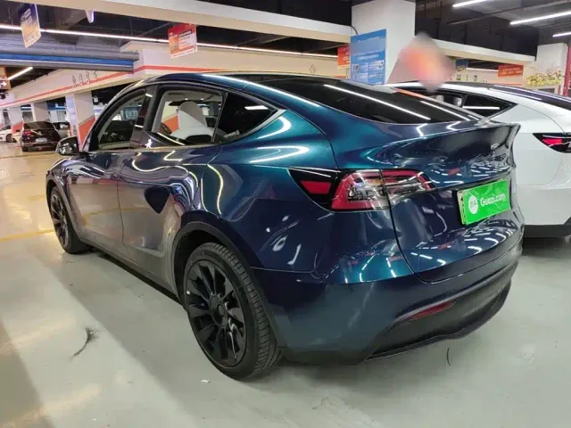 Tesla Model Y — Фото автомобиля 4