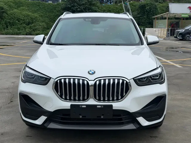 Фотография автомобиля — BMW X1