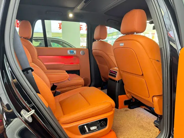 Li Auto L9 — Фото автомобиля 9