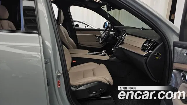 Volvo XC90 Generation 2 — Фото автомобиля 11