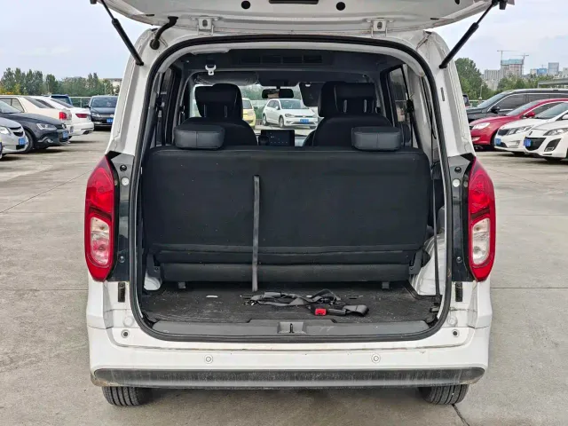 Wuling Hongguang — Фото автомобиля 15