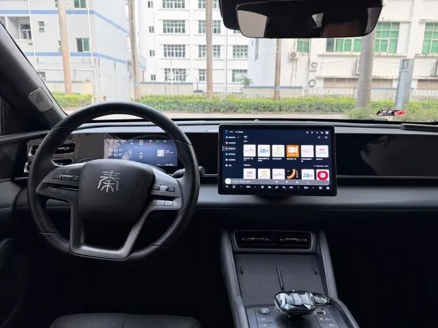 BYD Qin L — Фото автомобиля 19