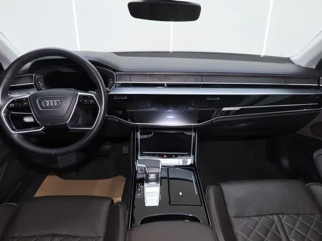 Audi A8 — Фото автомобиля 15