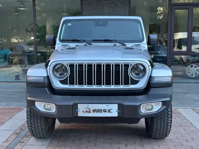 Jeep Wrangler — Фото автомобиля 3