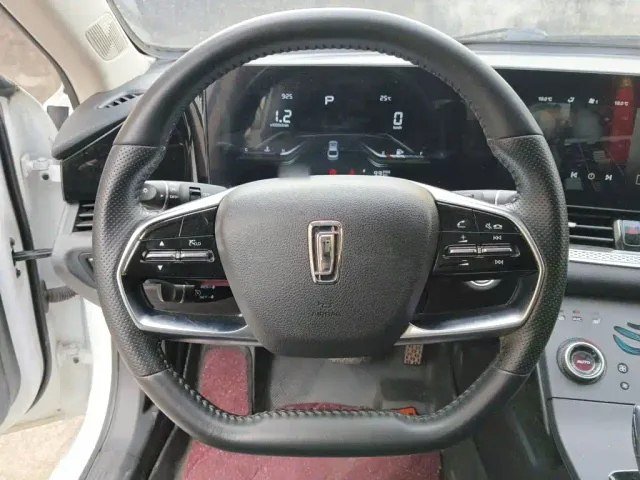 Bestune B70 — Фото автомобиля 6