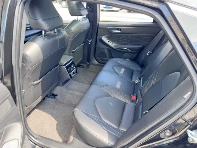 Toyota Avalon — Фото автомобиля 8
