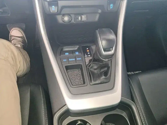 Toyota Wildlander — Фото автомобиля 13