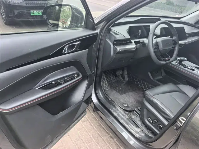 Changan Z6 — Фото автомобиля 13