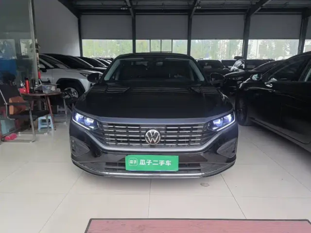 Volkswagen Passat — Фото автомобиля 2