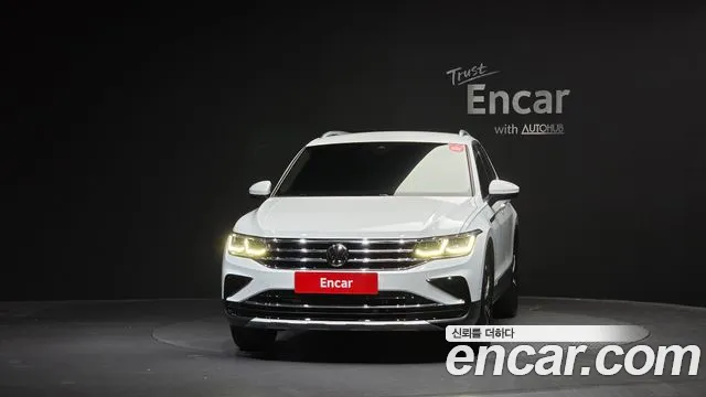 Volkswagen Tiguan Tiguan 2 поколение 2.0 TDI Premium — Фото автомобиля 3