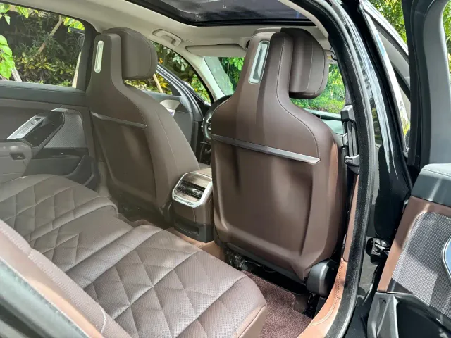 BMW 7 Series — Фото автомобиля 17