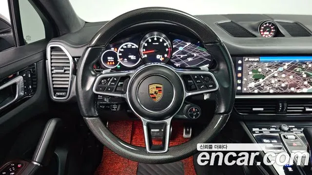Porsche Cayenne — Фото автомобиля 11