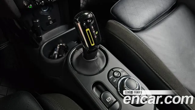 MINI Cooper Electric — Фото автомобиля 9
