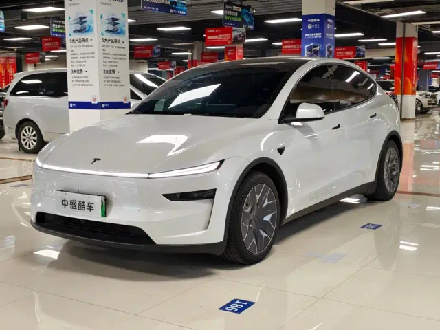 Фотография автомобиля — Tesla Model Y L