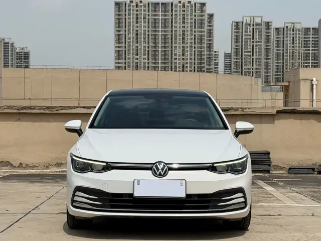 Volkswagen Golf — Фото автомобиля 2