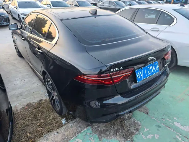 Jaguar XEL — Фото автомобиля 11