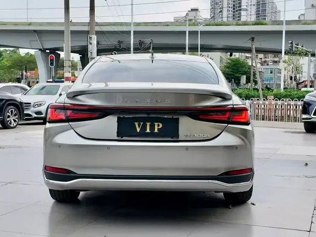 Lexus ES — Фото автомобиля 6
