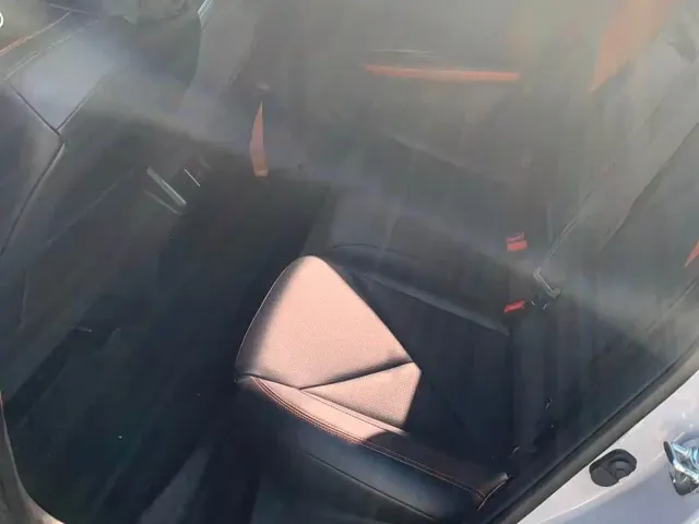 Changan Changan UNI-V 2022 1.5T Premium Model — Фото автомобиля 12
