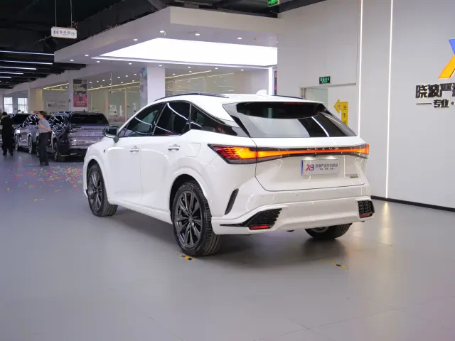 Lexus RX — Фото автомобиля 2