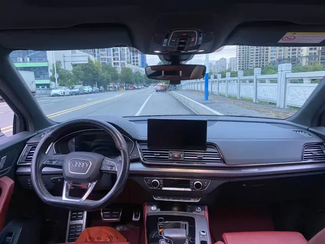 Audi Q5L — Фото автомобиля 6