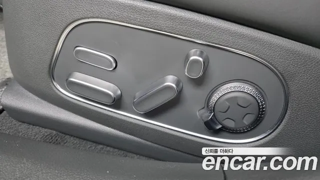 Genesis G90 — Фото автомобиля 29