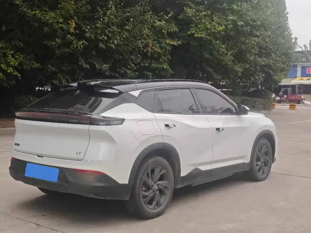 Dongfeng Fengshen L7 — Фото автомобиля 9
