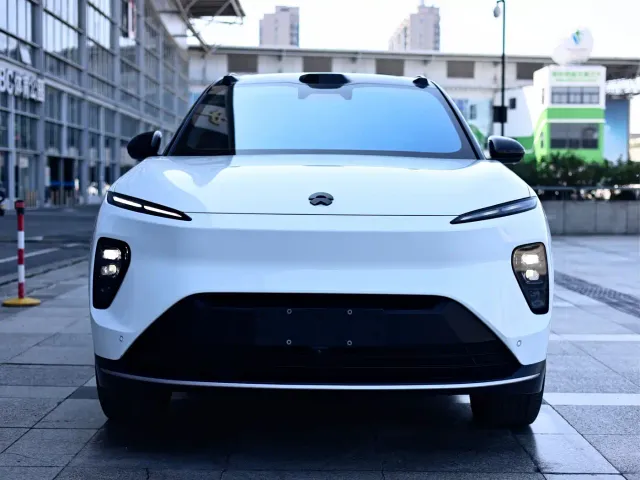 Nio ES8 — Фото автомобиля 3
