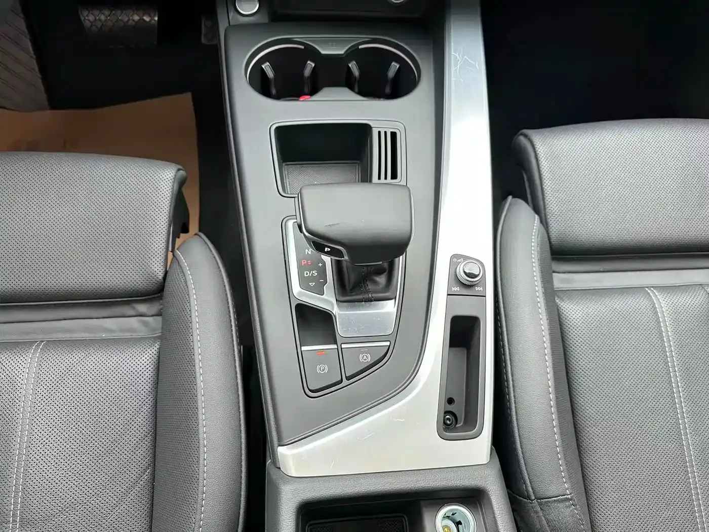 Audi Audi A4L 2022 40 TFSI Fashion Dynamic — Фото автомобиля 14