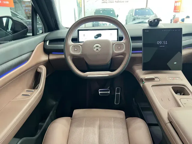 Nio ES8 — Фото автомобиля 14