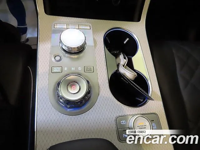 Genesis GV80 — Фото автомобиля 12