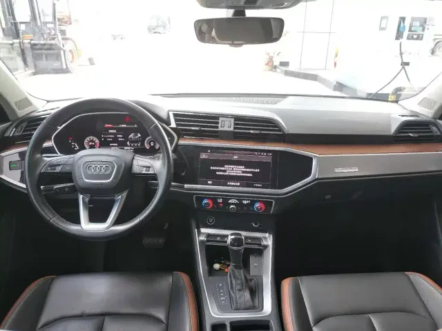 Audi Q3 — Фото автомобиля 16