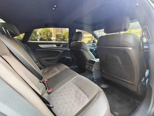 Audi A7L — Фото автомобиля 14