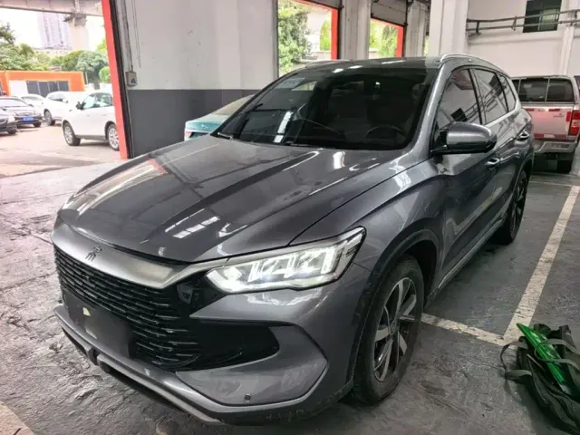 Фотография автомобиля — BYD Song Pro