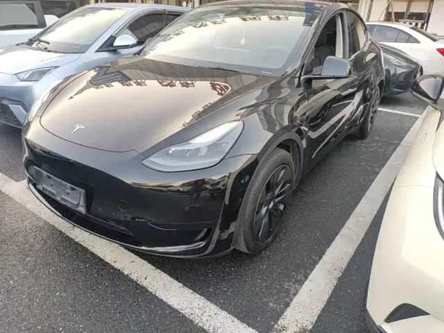 Фотография автомобиля — Tesla Model Y