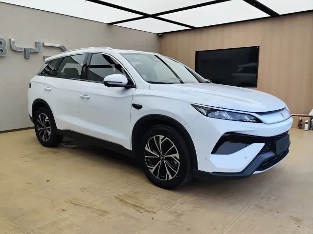 BYD Song Pro — Фото автомобиля 3