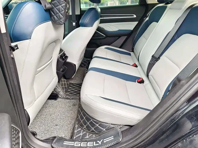 Geely Emgrand — Фото автомобиля 13