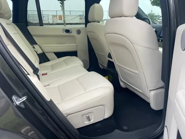 Li Auto L6 — Фото автомобиля 7