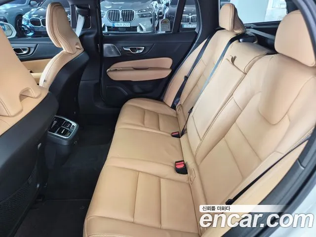 Volvo V60 — Фото автомобиля 11