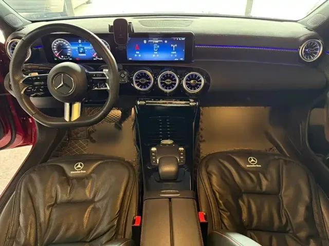 Mercedes-Benz A-Class — Фото автомобиля 12
