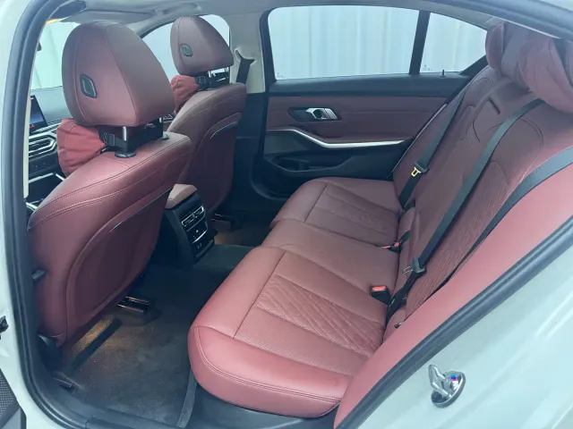 BMW 3 Series — Фото автомобиля 9